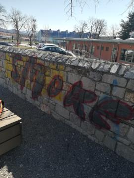 Stari grad, vandalizem, Vir: Arhiv Občine Sežana